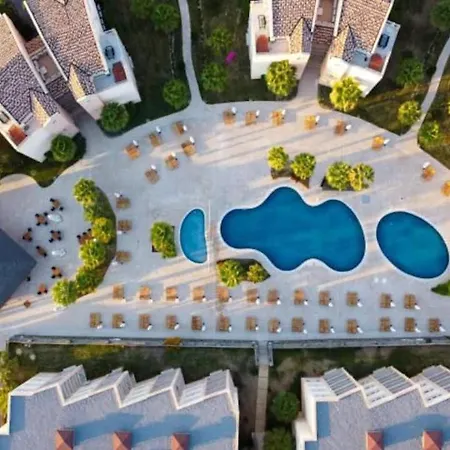 1-bedroom W/ Studio Kitchen In 5* Апартаменты *
