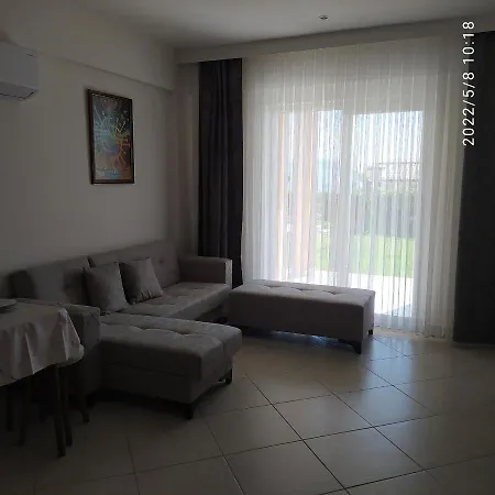 Апартаменты 1-bedroom W/ Studio Kitchen In 5* Кушадасы