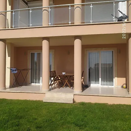 Апартаменты 1-bedroom W/ Studio Kitchen In 5*