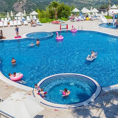 1-bedroom W/ Studio Kitchen In 5* Kusadasi