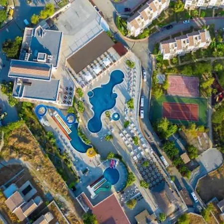 1-bedroom W/ Studio Kitchen In 5* Kusadasi