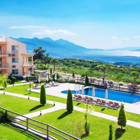 Apartment 1-bedroom W/ Studio Kitchen In 5* Kusadasi