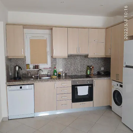 Apartment 1-bedroom W/ Studio Kitchen In 5* *